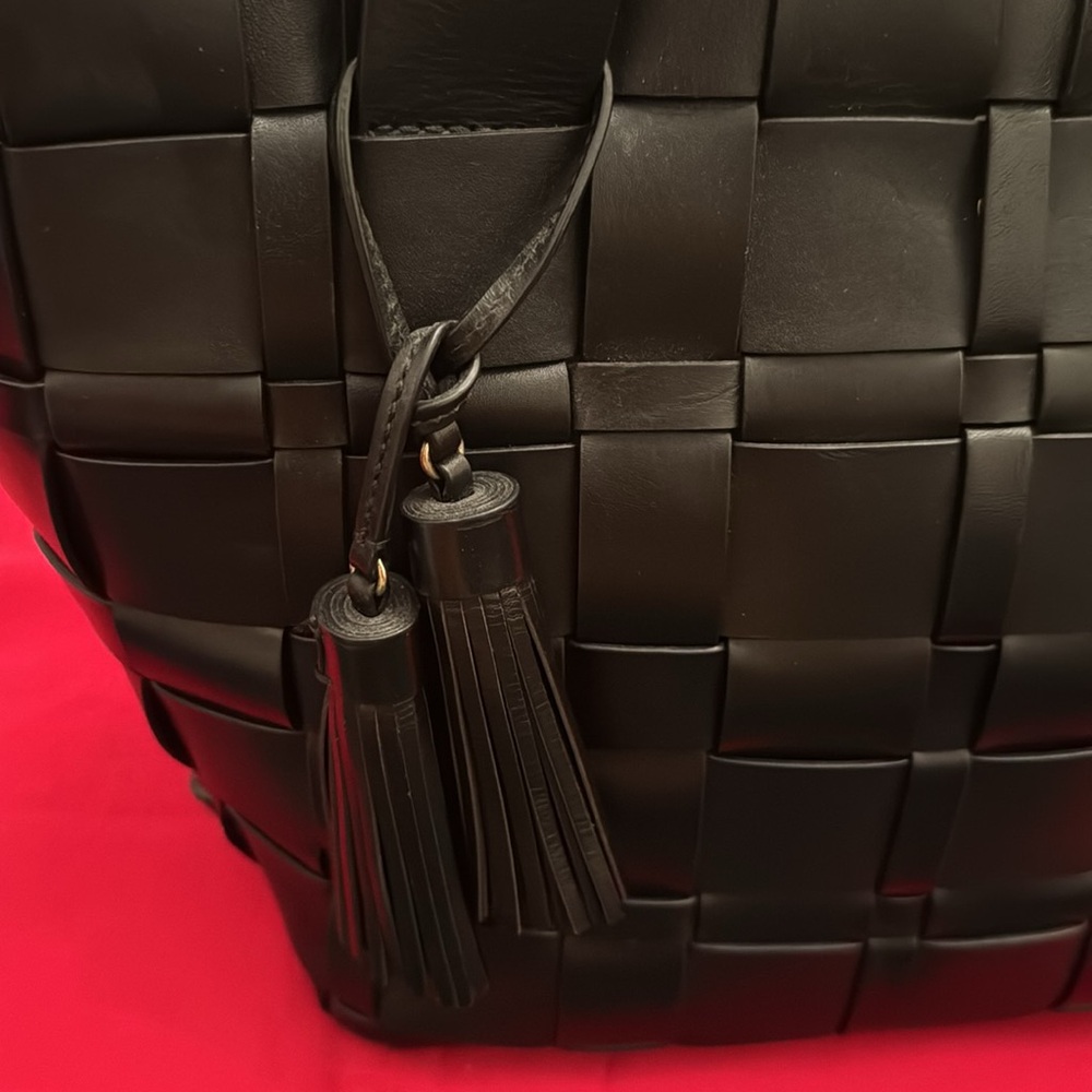 Michael Kors black basket weave bag w/removable canvas tri section insert (OLCC) - Picture 12 of 17